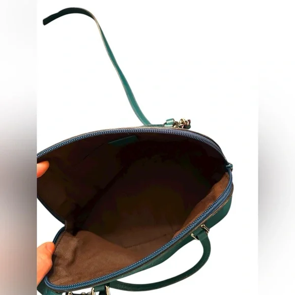 Gucci Barcelona leather handbag Loewe
Green in Leather - Picture 5 of 7